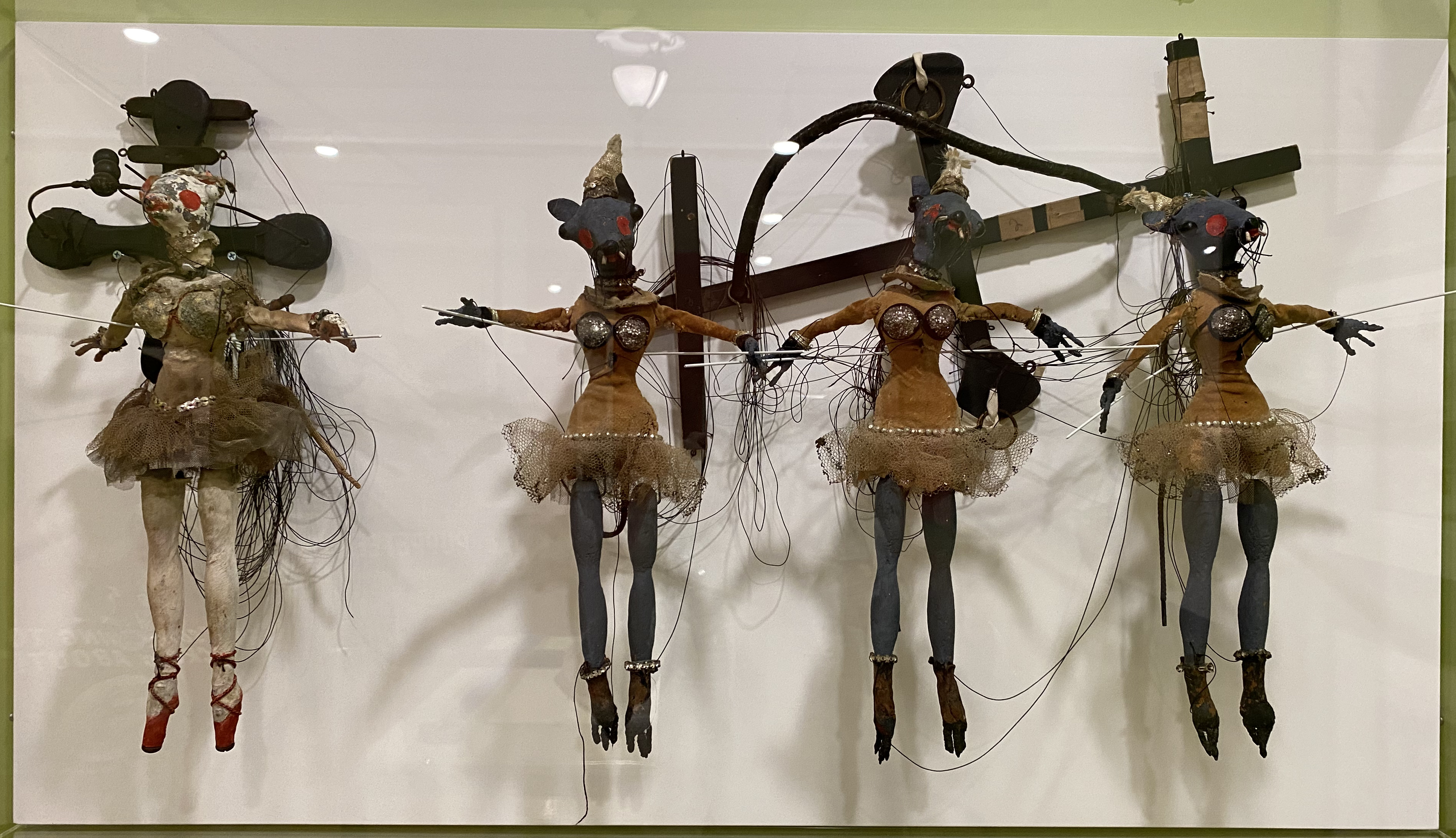 No Strings Attached: Conserving the LAPL Marionettes
